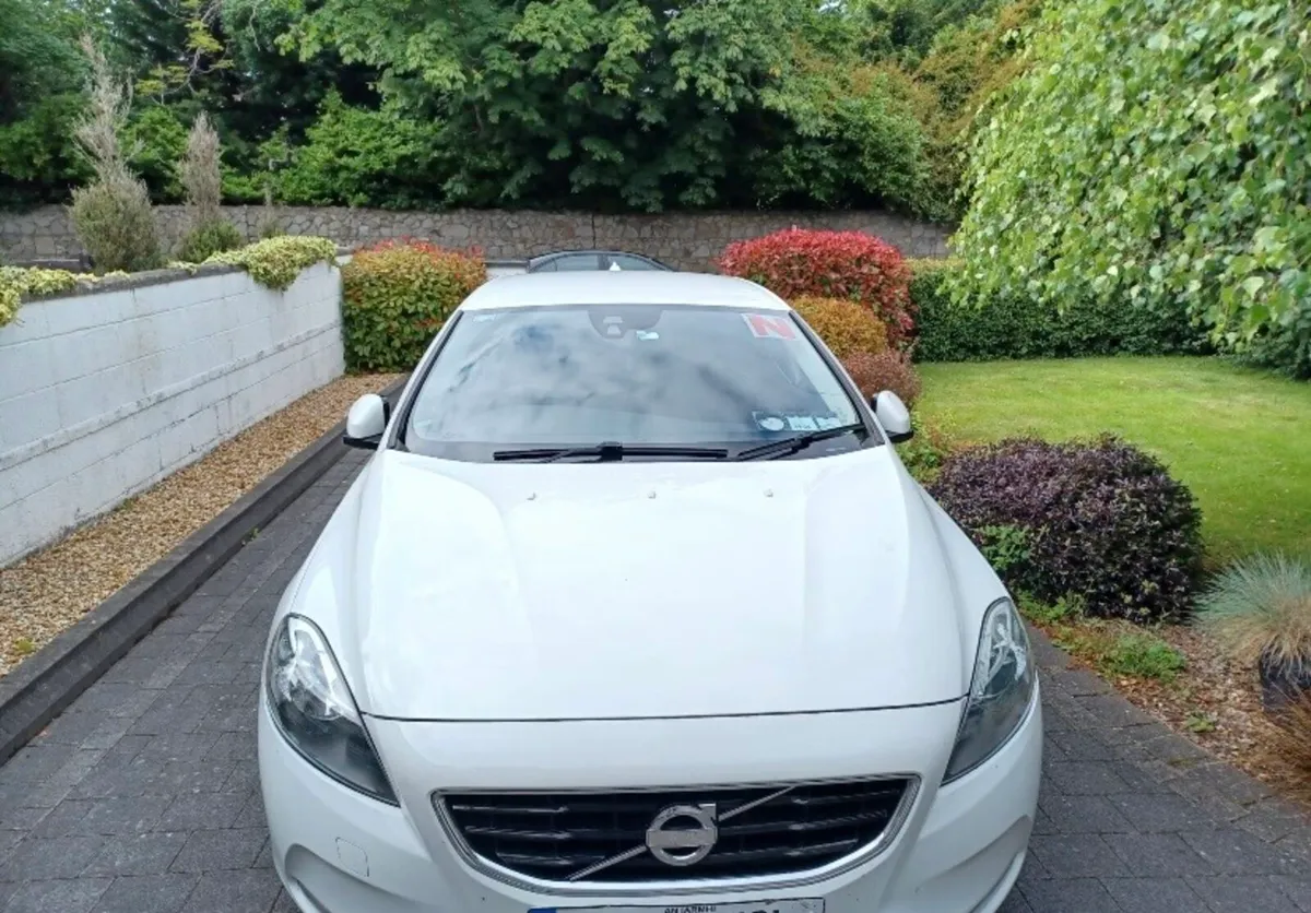 Volvo V40 - Image 4