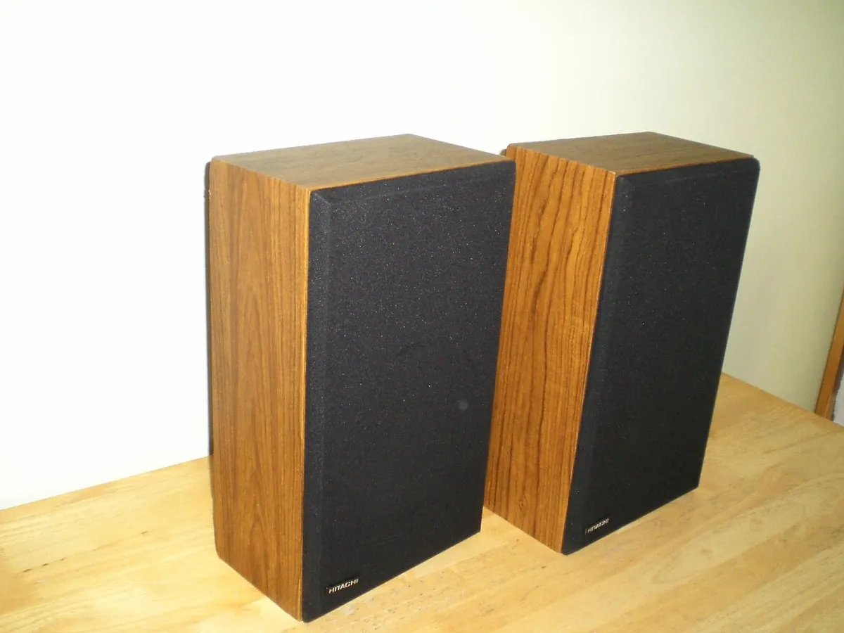 Vintage Hitachi SS-6220G Speakers Made in England. - Image 4