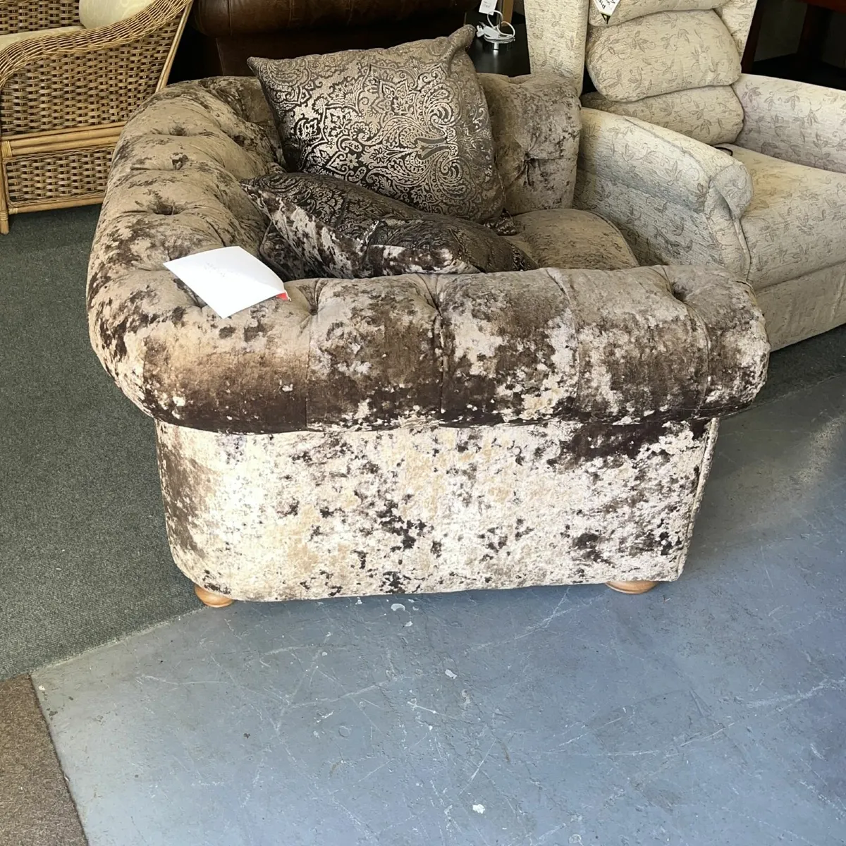 Luxurious Coffee Coloured Love Seat - Image 2