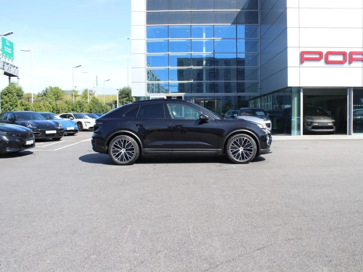 Porsche Macan 4 Electric - Image 4