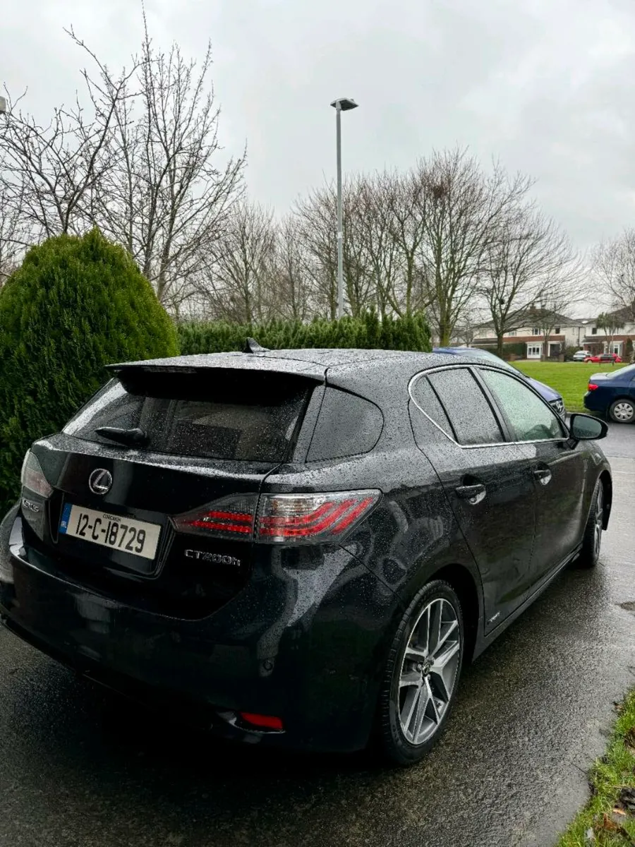 Lexus CT200H - Image 3