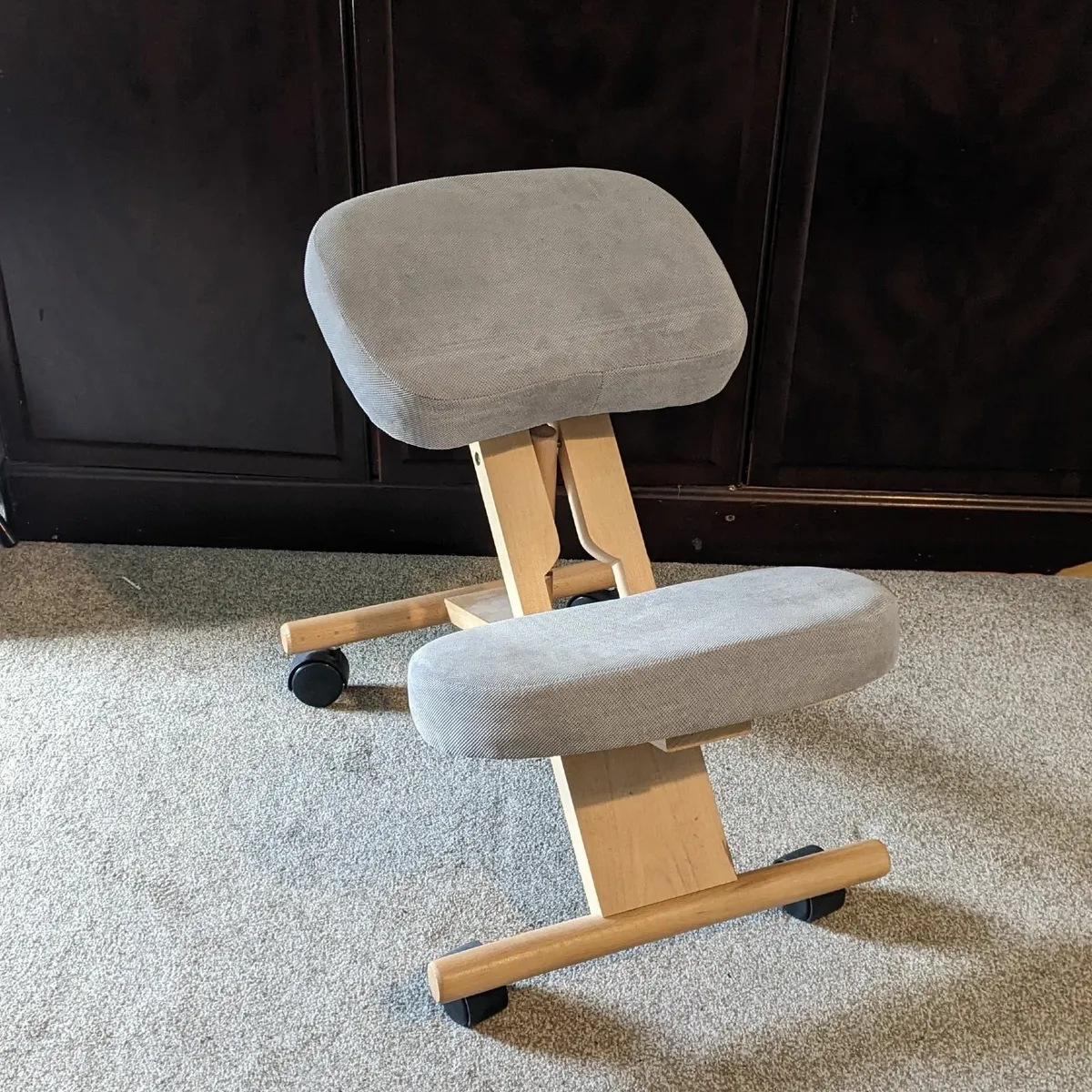 Kneeling chair, like-new condition (pickup in LK) - Image 2