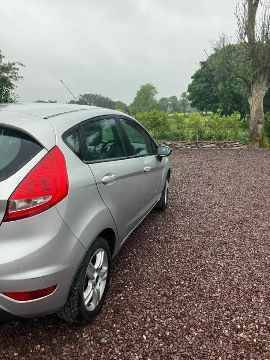 Ford Fiesta 2010 - Image 4