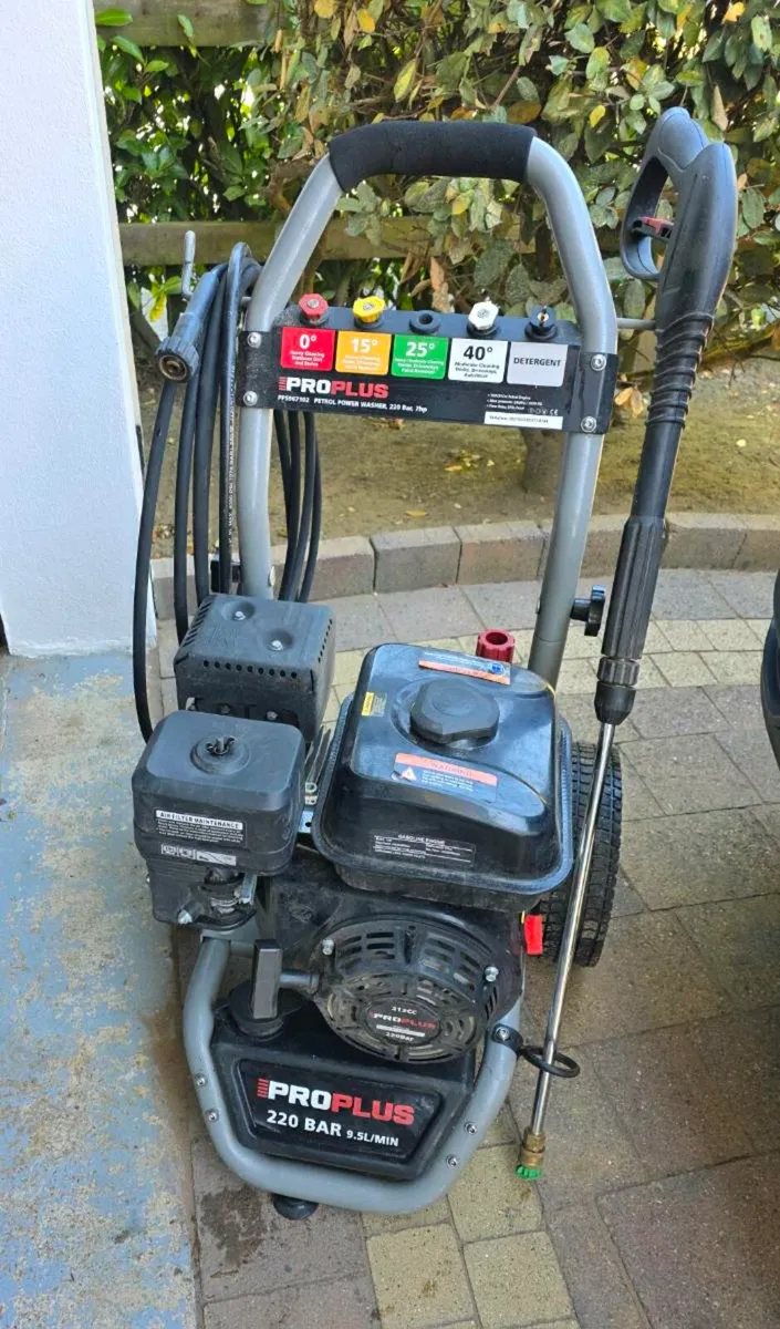 Power washer - Image 1