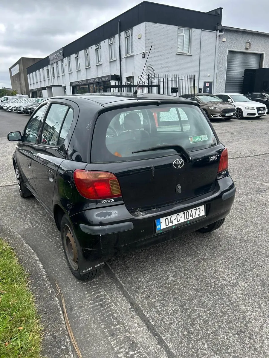 Toyota Yaris 2004 - Image 2