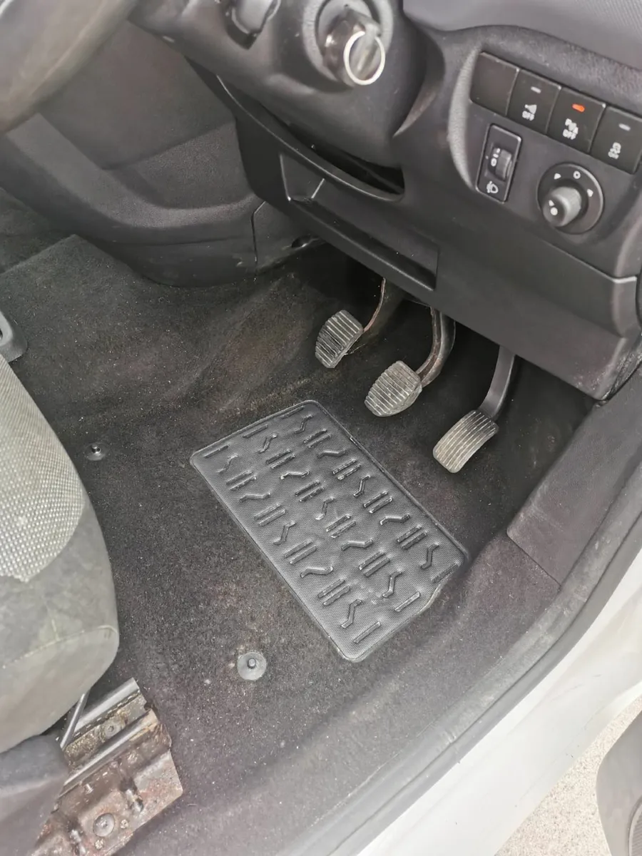 Citroen Berlingo 2017 3 seater doe 2026 - Image 4
