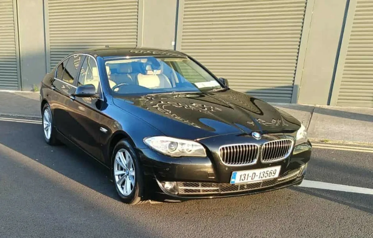 BMW 520i Automatic, 2.0 petrol, 2013 in black - Image 1