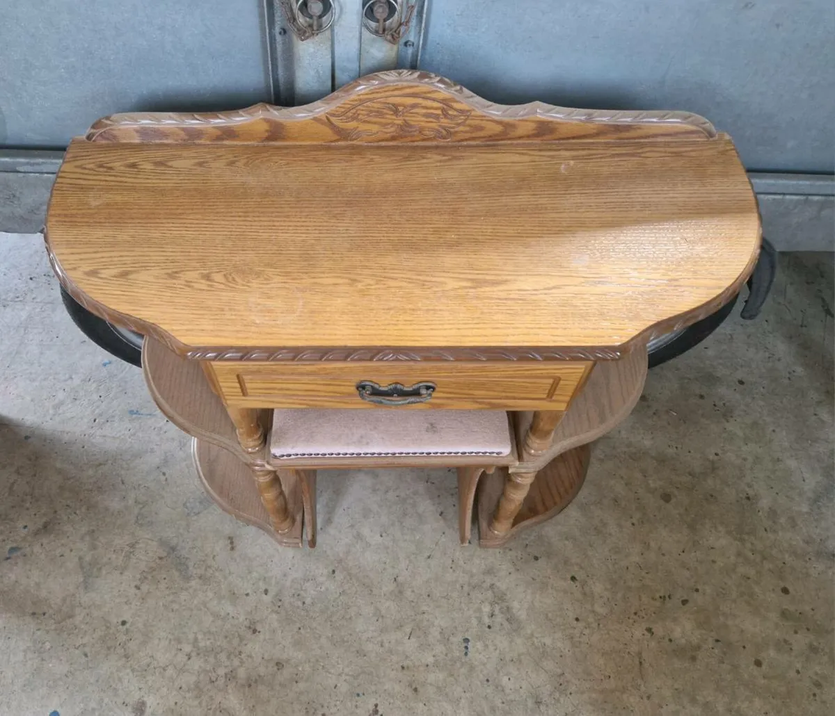 Vanity / writing table Furniture clearout - Image 2