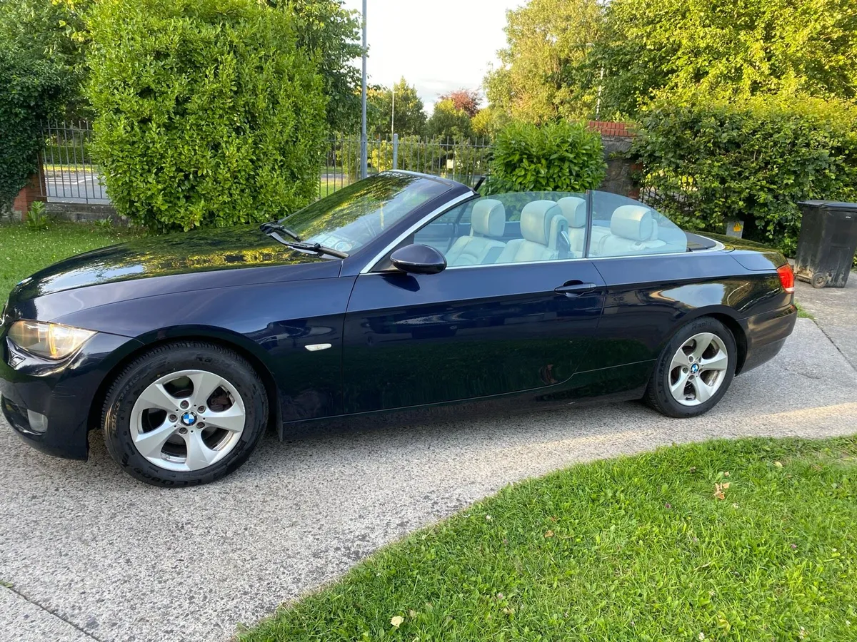 BMW 320I Convertible automatic - Image 3