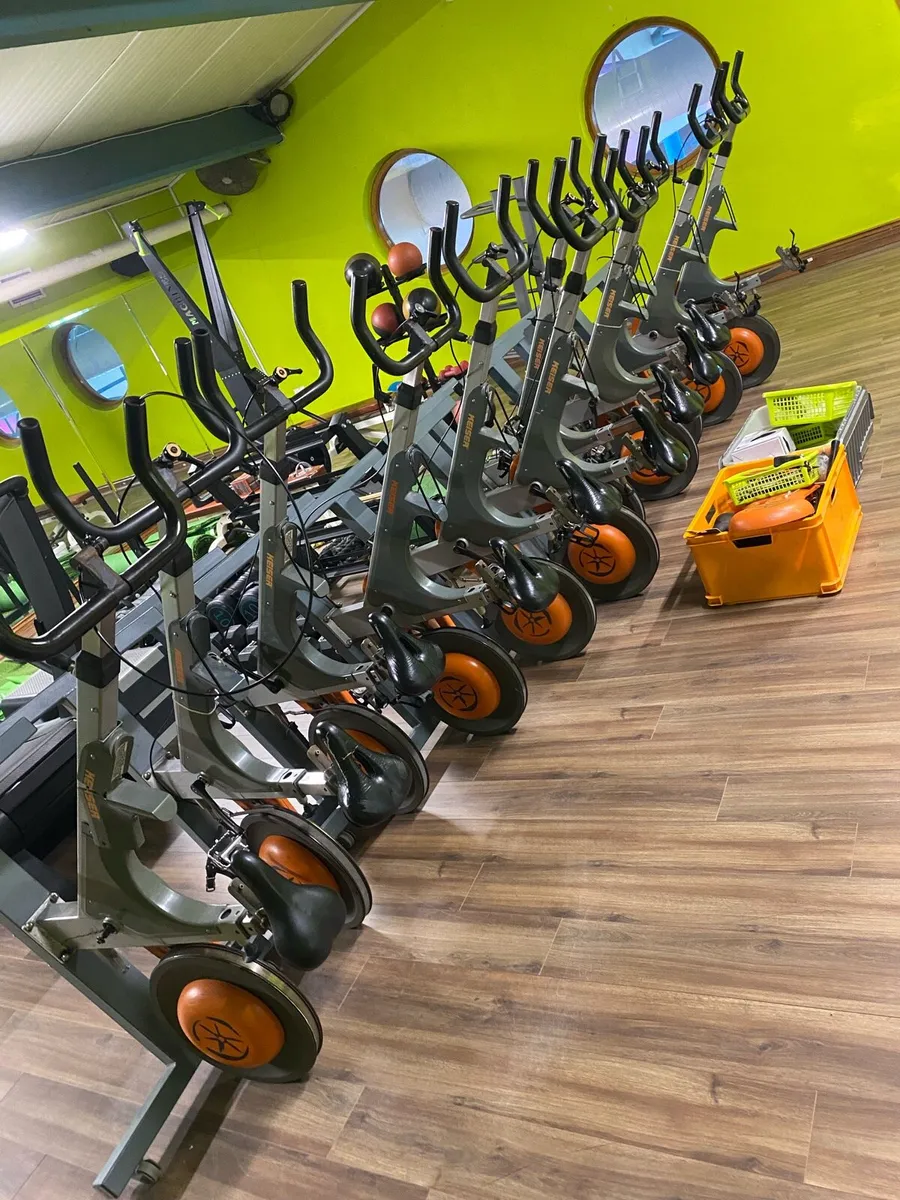 SPIN BIKES - Image 1