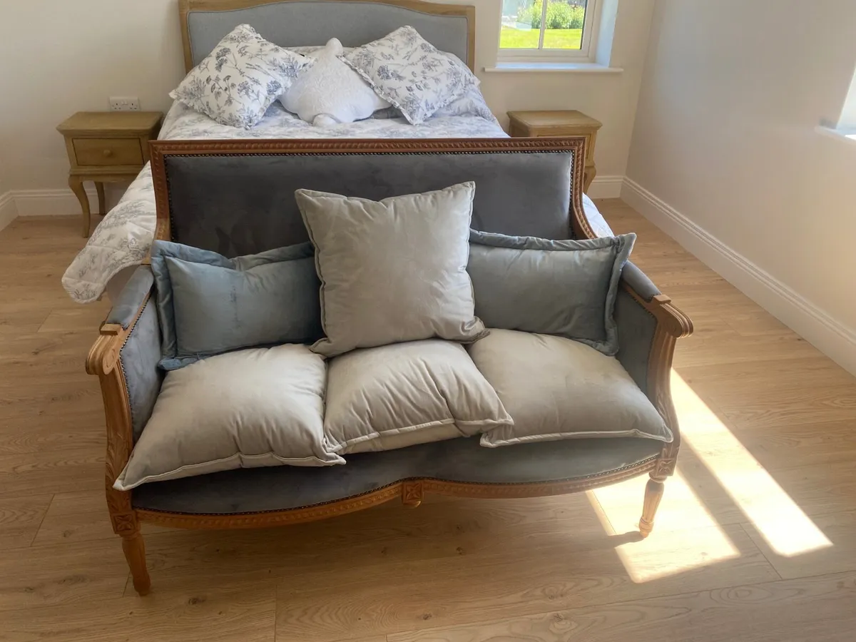 Upholstered seat bench - Image 1