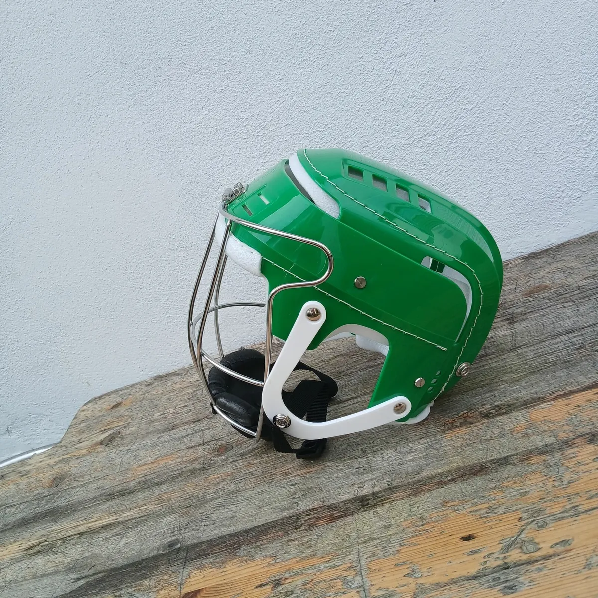 Hurling helmet - Image 2