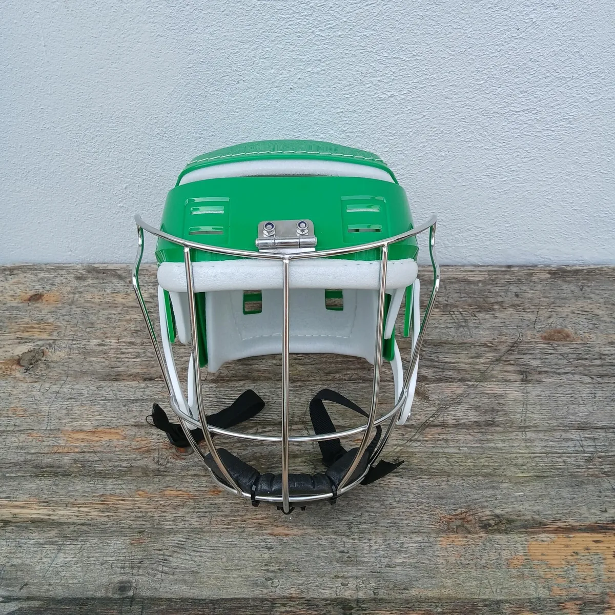 Hurling helmet - Image 1