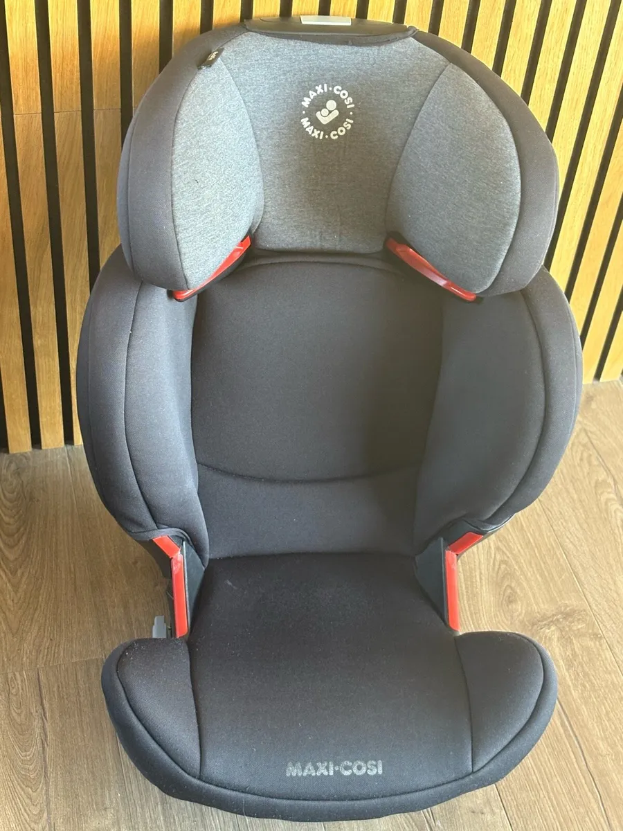 Maxi Cosi High Back Booster Car Seats X2 - Image 3