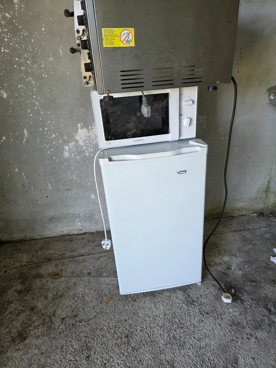 Restaurant equipment - Image 1