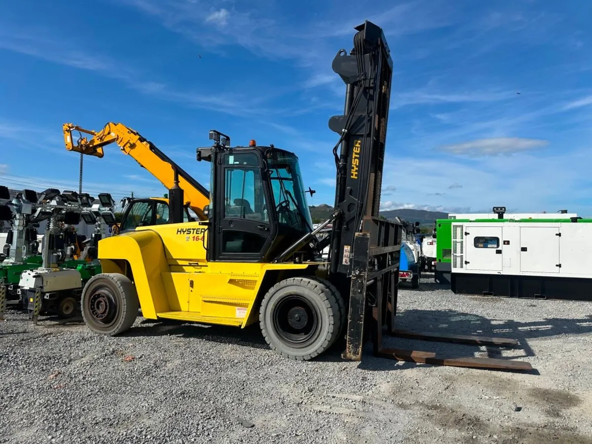 2013 HYSTER 16 TON HEAVY DUTY FORKLIFT. - Image 4