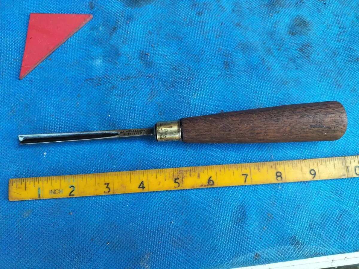 Carvers Vee Tool by Addis - Image 1