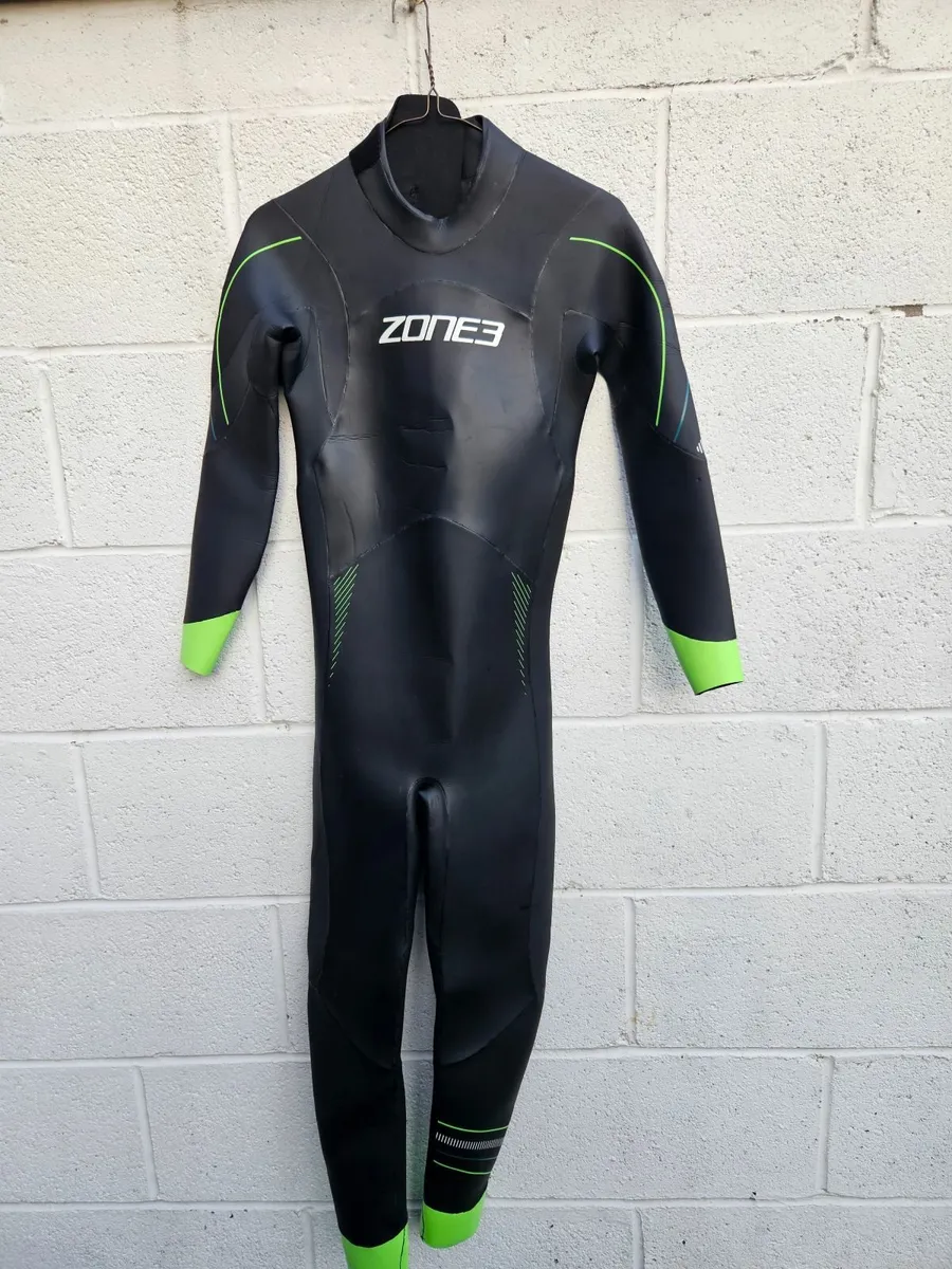 Zone3 Azure Triathlon Wetsuit – Size S/M - Image 1