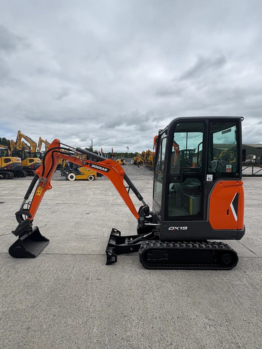 2018 Doosan DX19 - Image 1