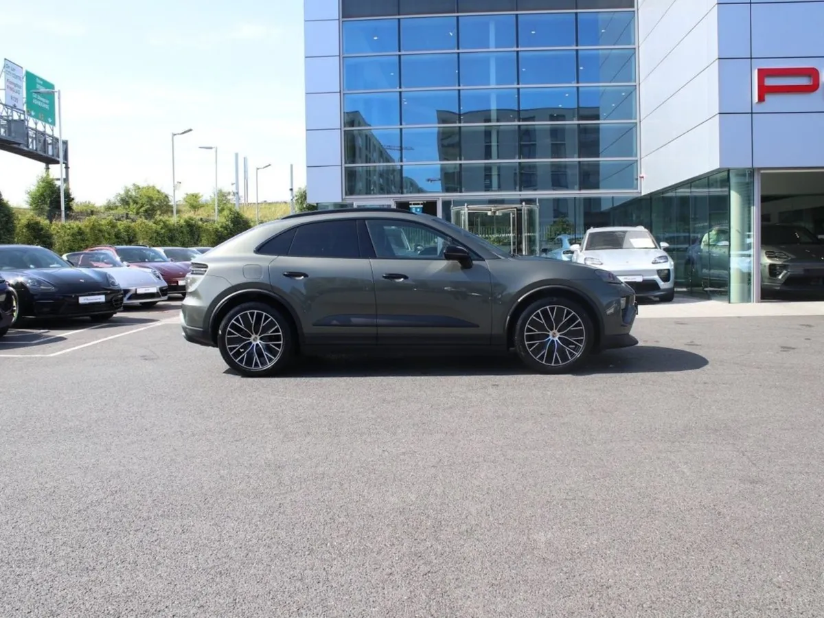 Porsche Macan 4 Electric - Image 4