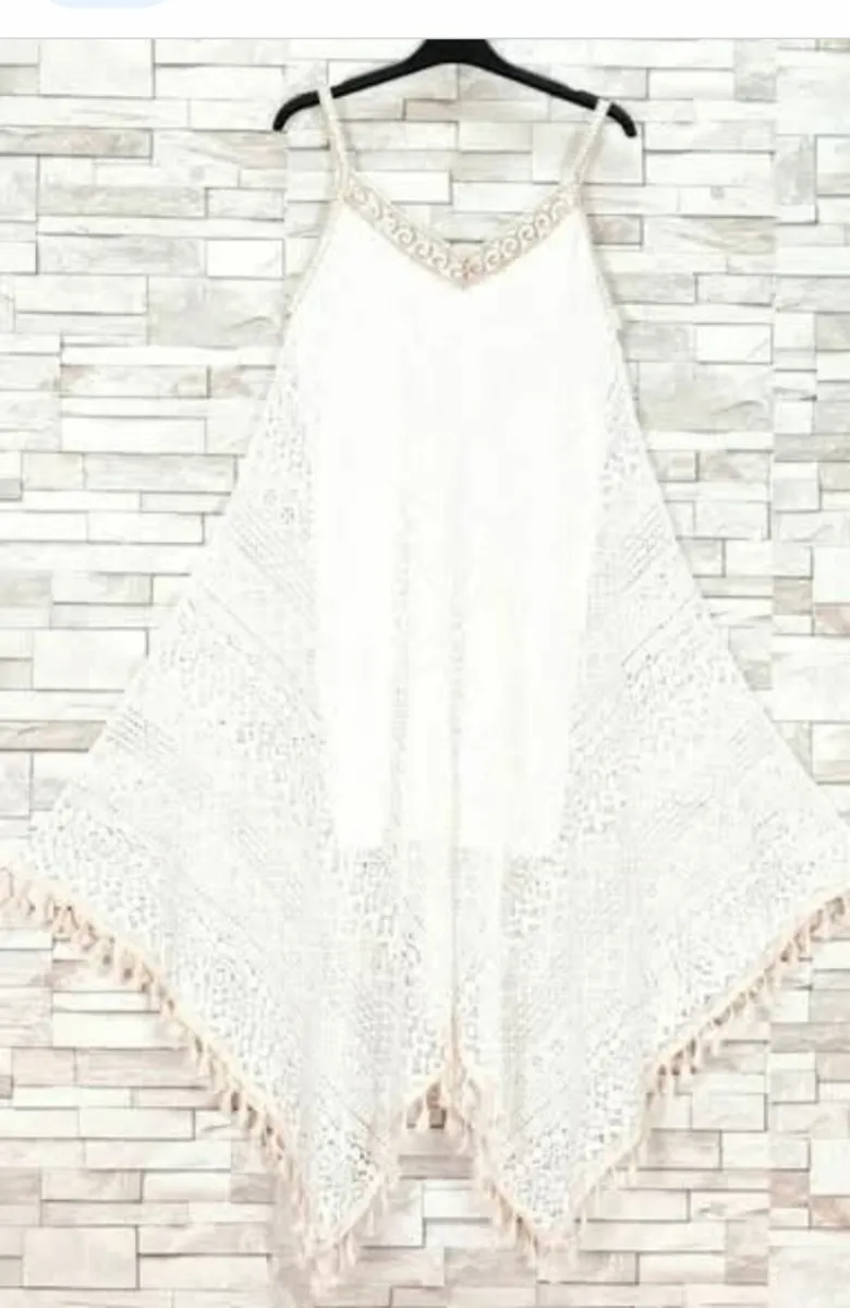 Lace dress one sz fits 10/16......30e