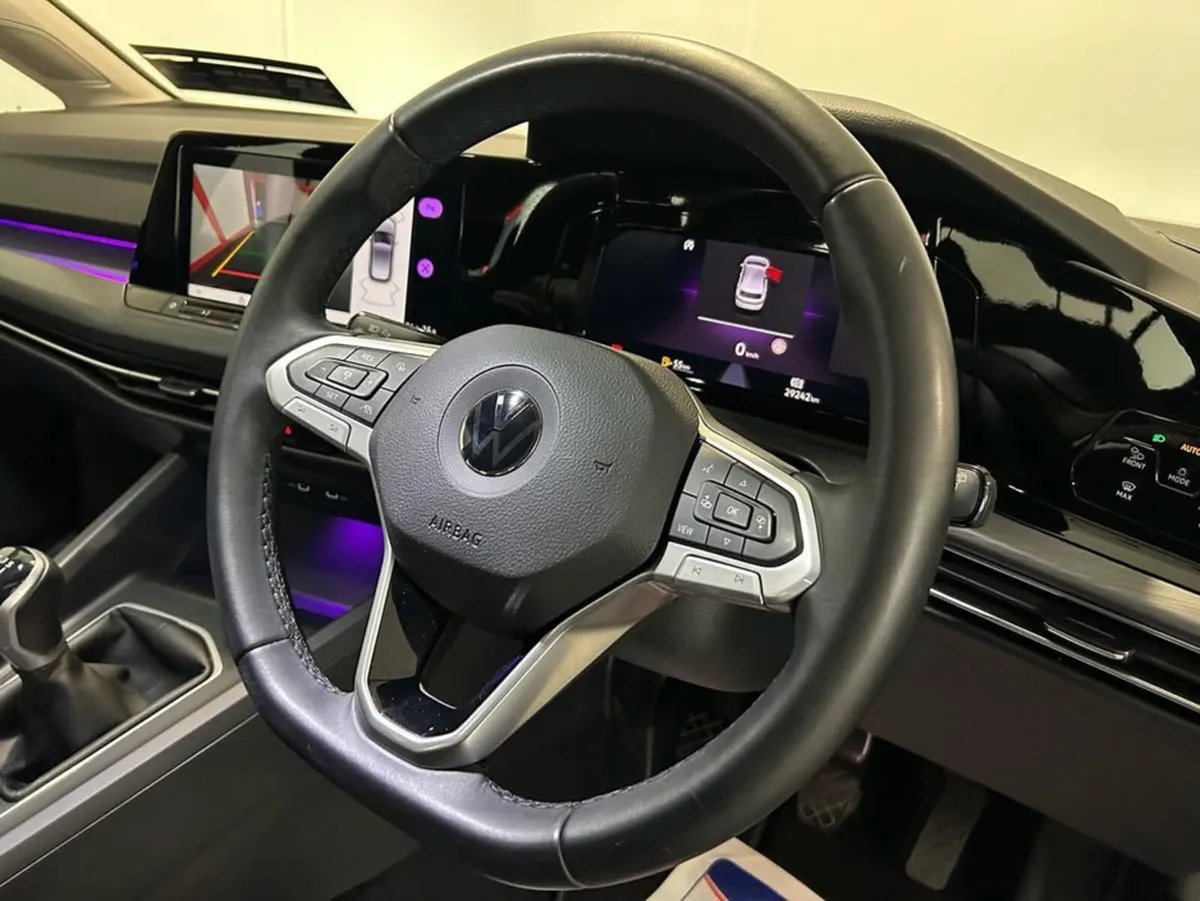 Volkswagen Golf STYLE 2.0 TDI 115HP 5DR - Image 2