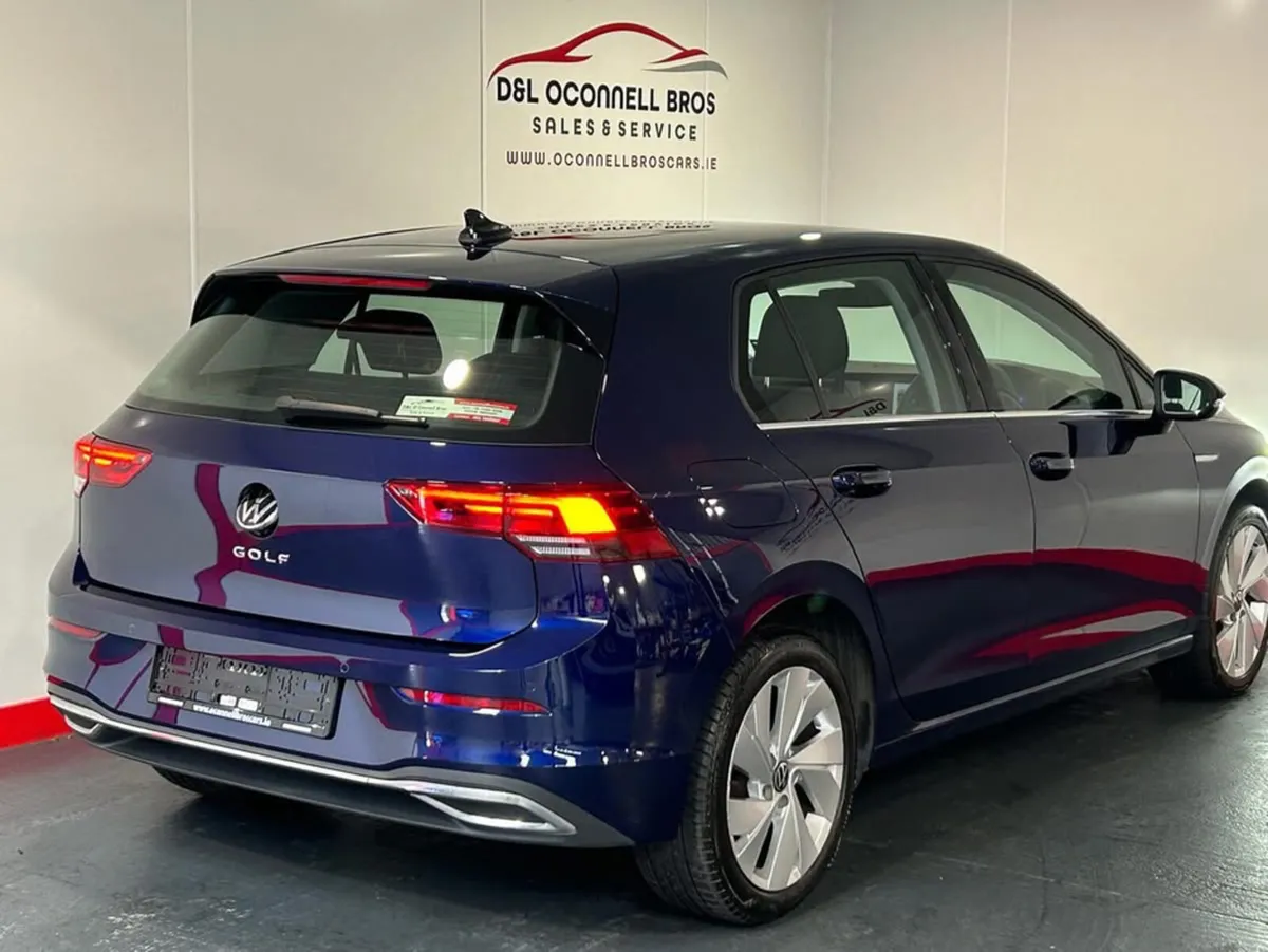 Volkswagen Golf STYLE 2.0 TDI 115HP 5DR - Image 3