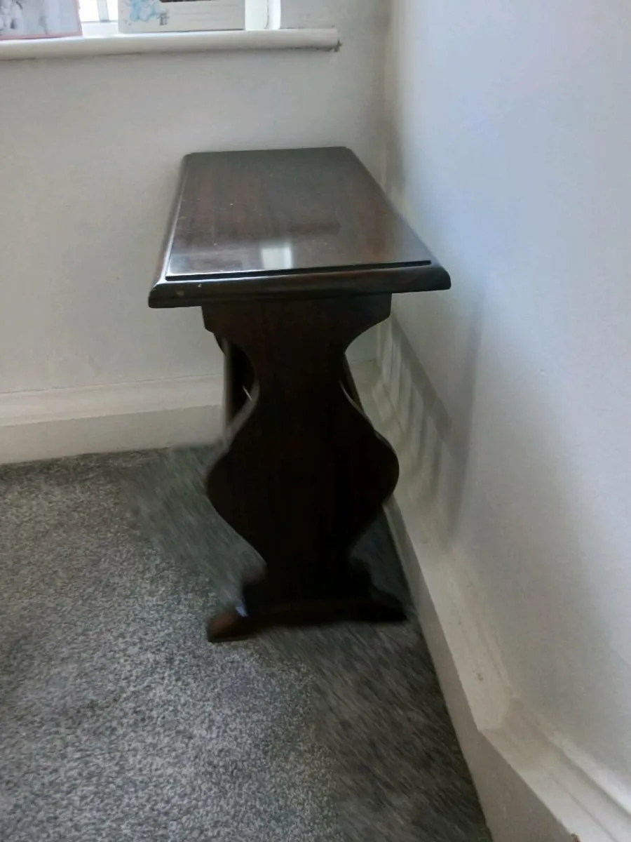 Newspaper table - Image 4