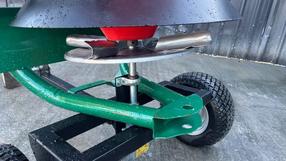 New Wessex FS270 ATV Salt Spreader - Image 4
