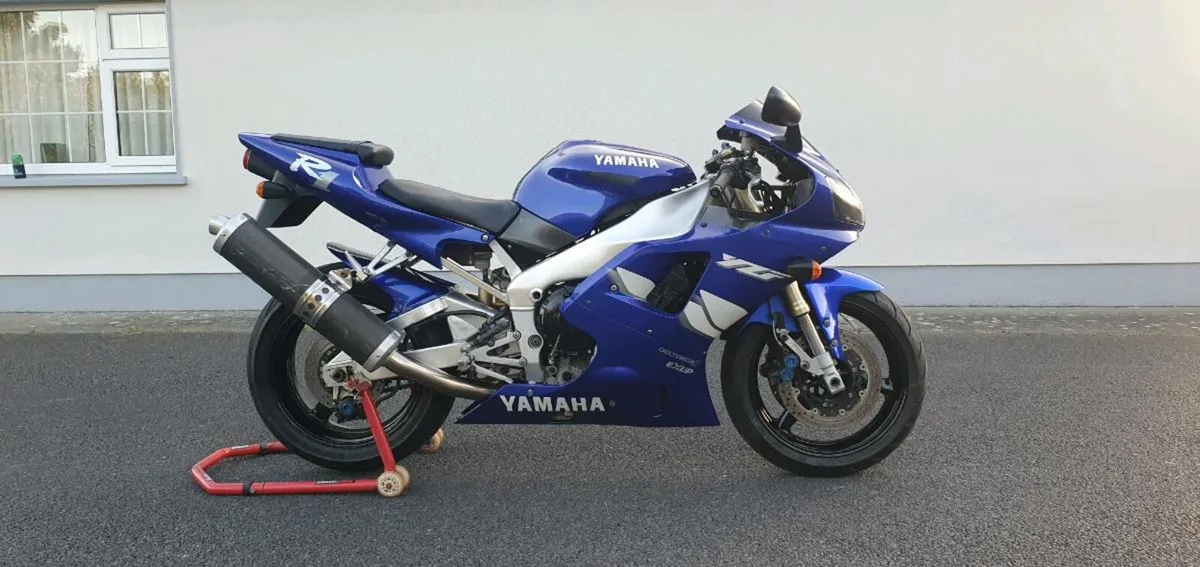 Yamaha R1 - Image 2