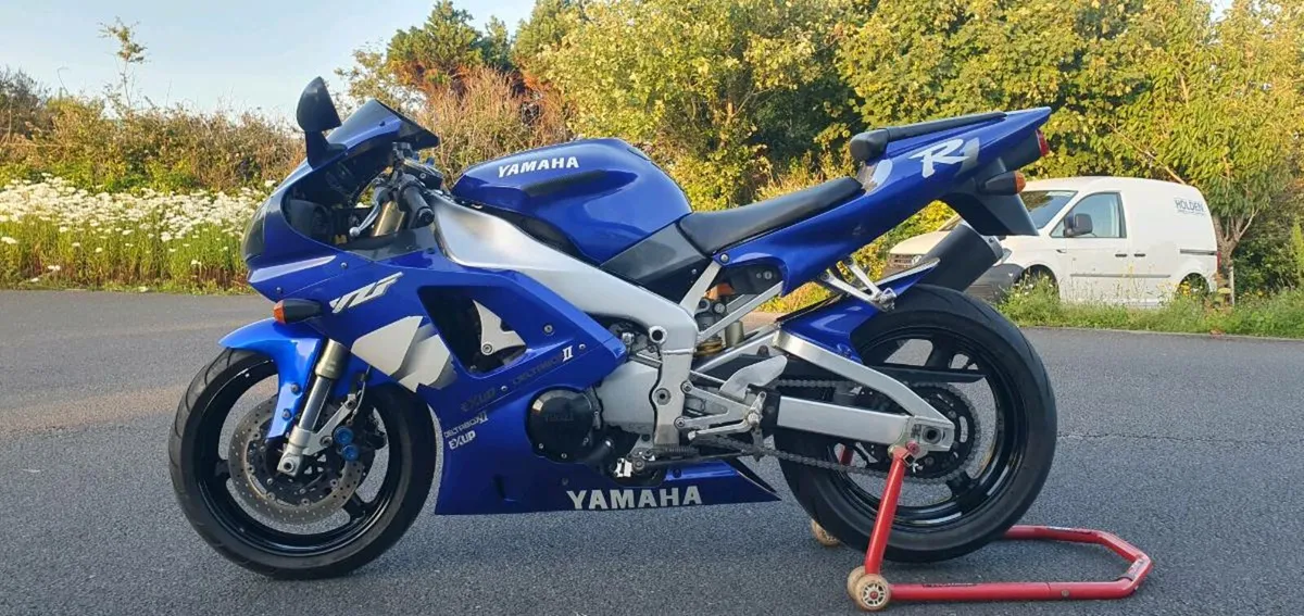 Yamaha R1 - Image 3