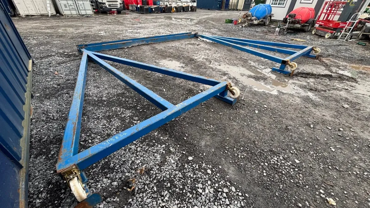 Mobile Gantry Crane with Chain Block & Chains - Image 4