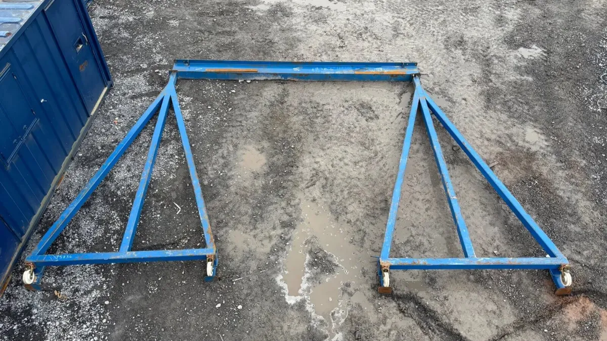 Mobile Gantry Crane with Chain Block & Chains - Image 2