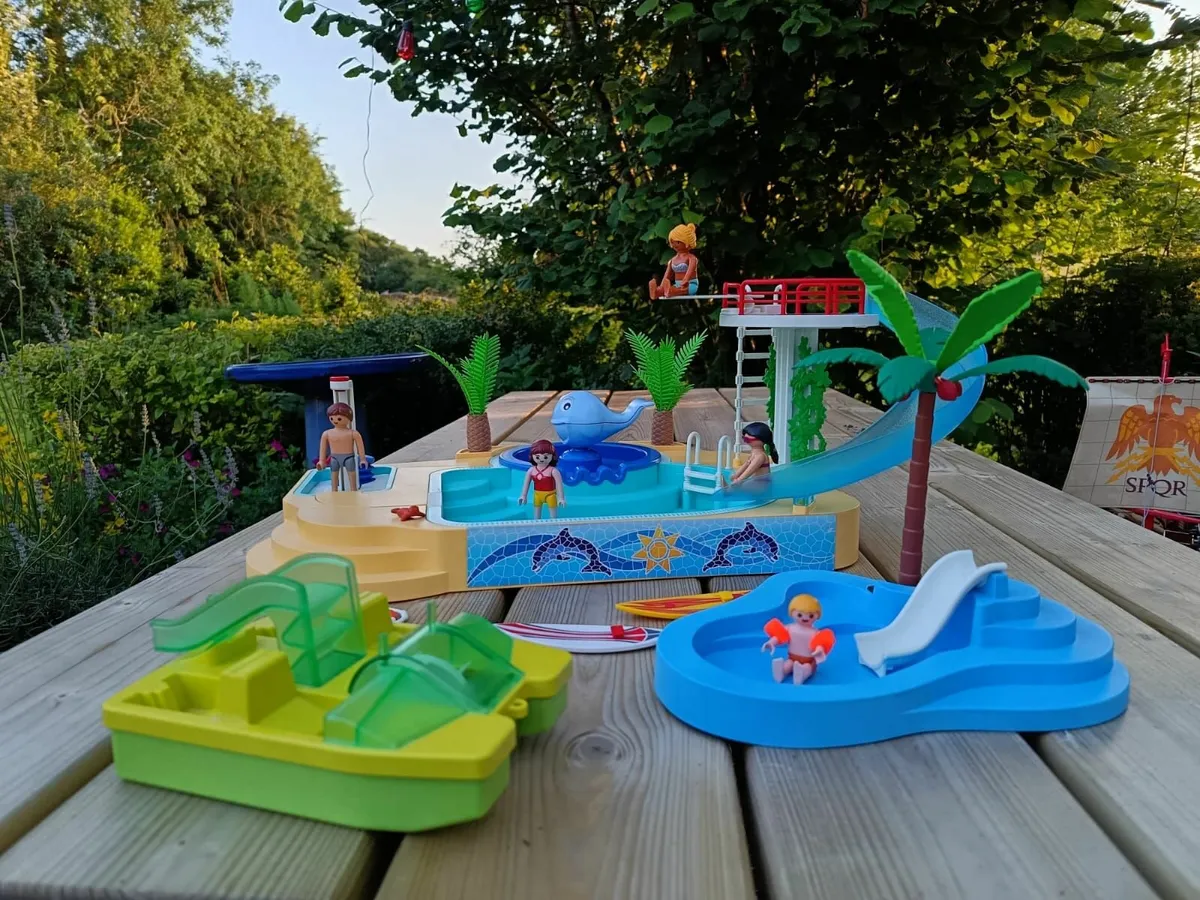 Playmobil swimming pool and accesories. - Image 1