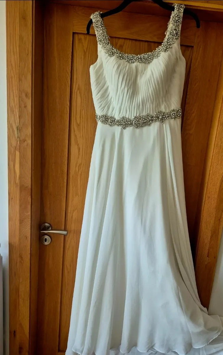 Wedding dress - Image 1