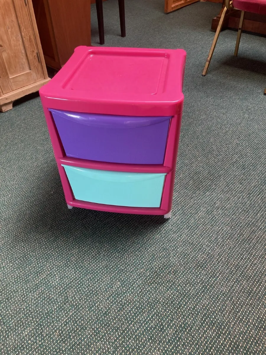 Plastic Chest of Drawers - Image 1