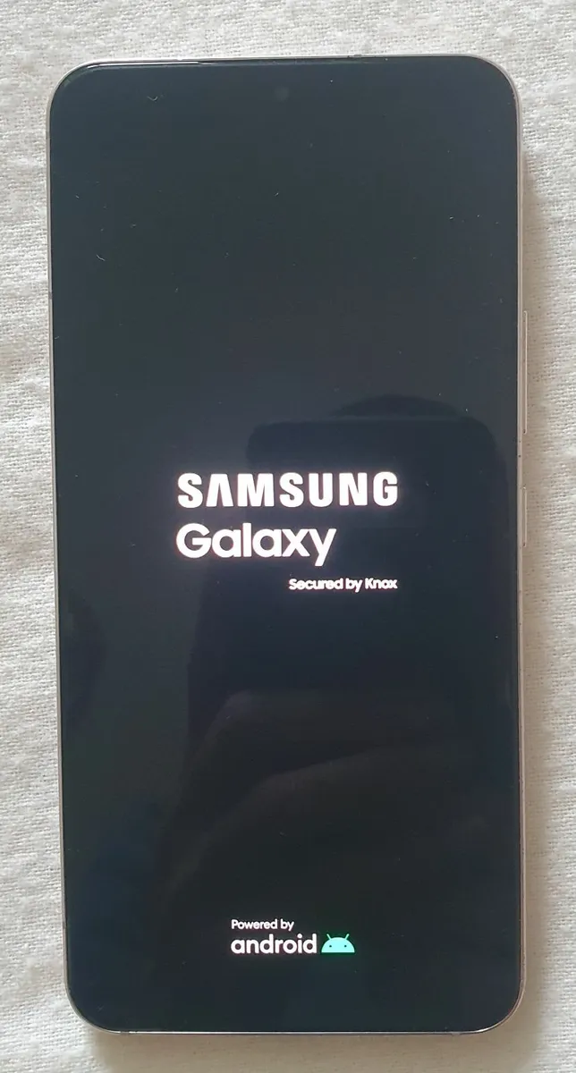 Samsung Galaxy S22 - Rose Gold. - Image 3