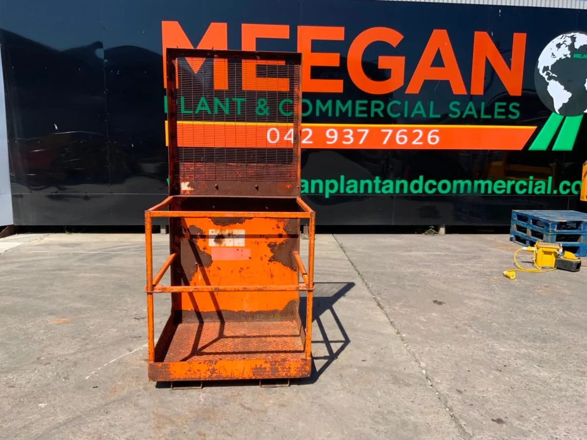 FORK LIFT ACCESS PLAFORM / MAN BASKET.....4014-2. - Image 1