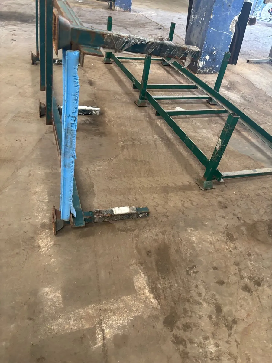 Stillages - Image 1