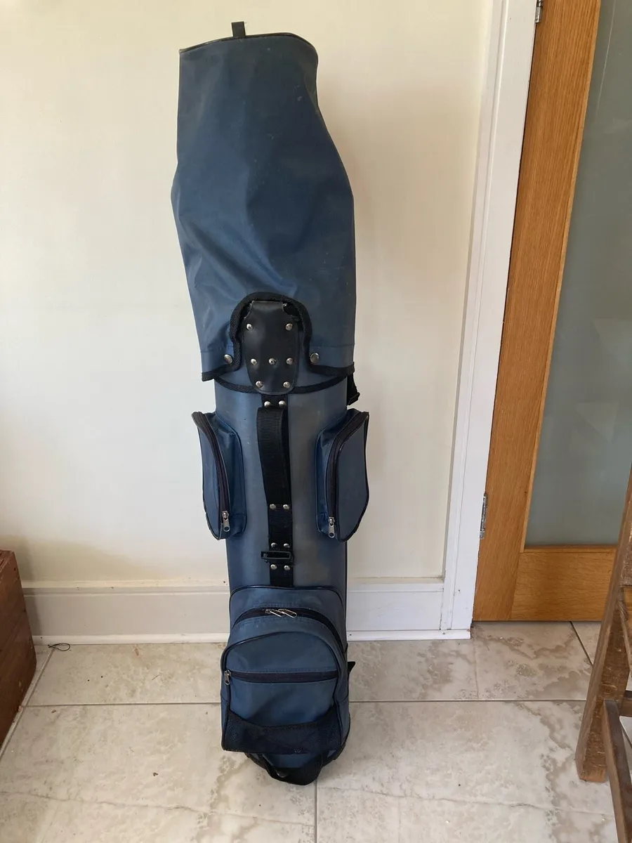 Golf items - Image 1