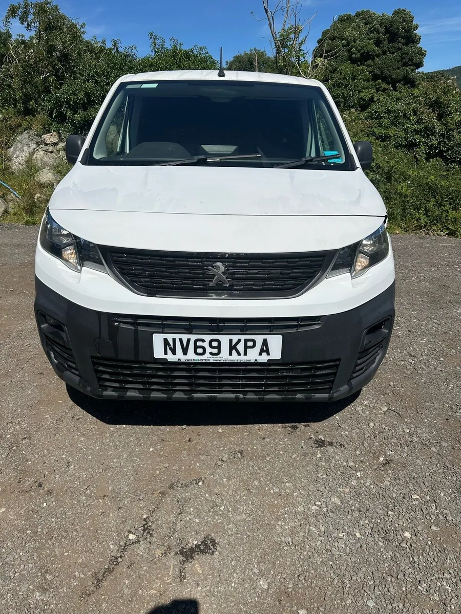 2020 Peugeot partner for breaking only - Image 2