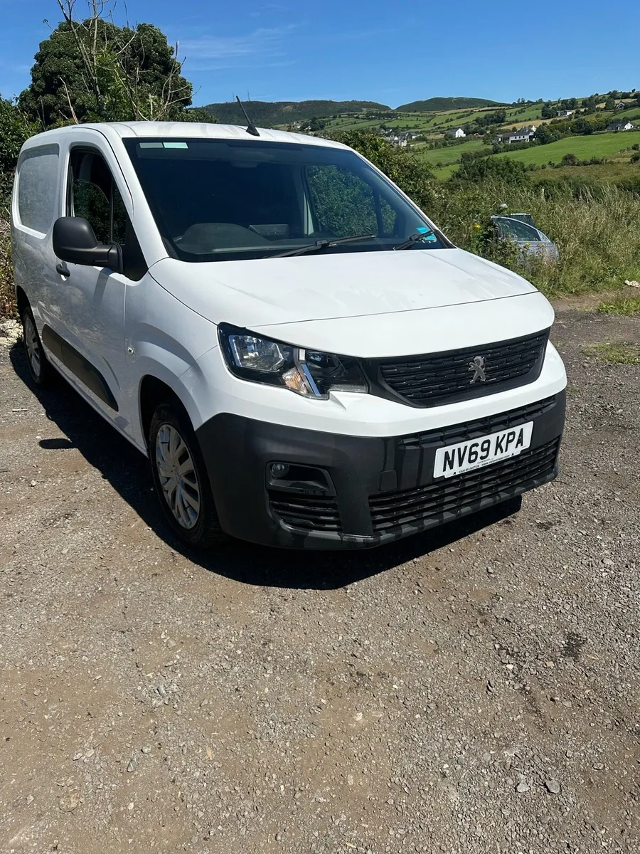 2020 Peugeot partner for breaking only - Image 3