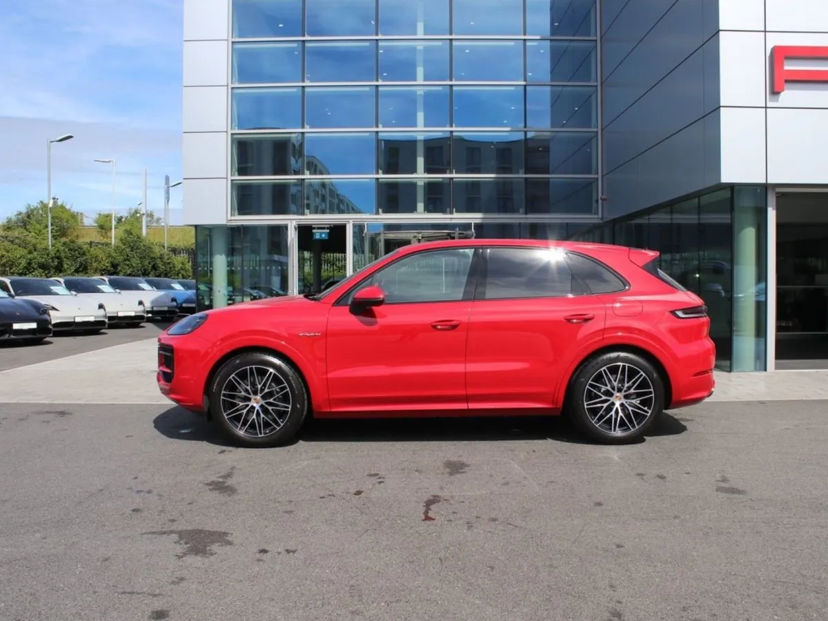 Porsche Cayenne E-hyrbid - Image 3
