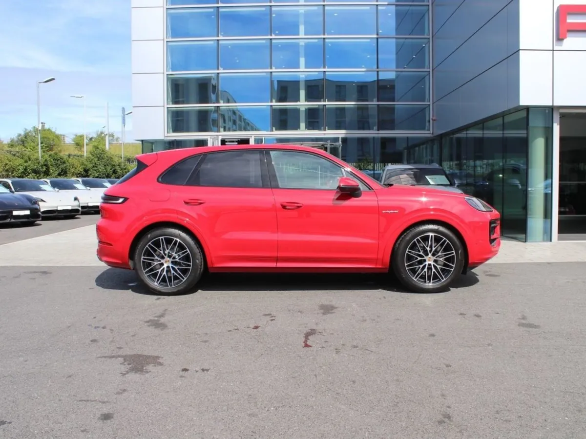 Porsche Cayenne E-hyrbid - Image 4