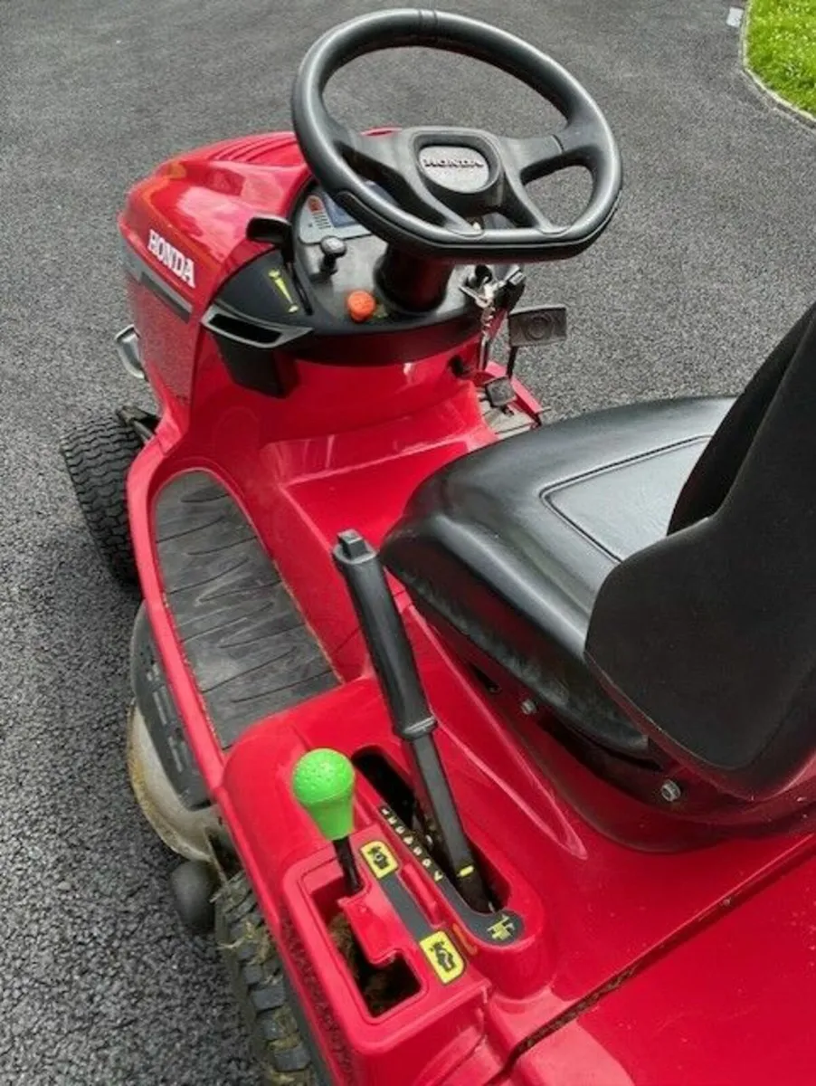 Honda HF 2417 Ride on Lawnmower For Sale - 2021 - Image 3