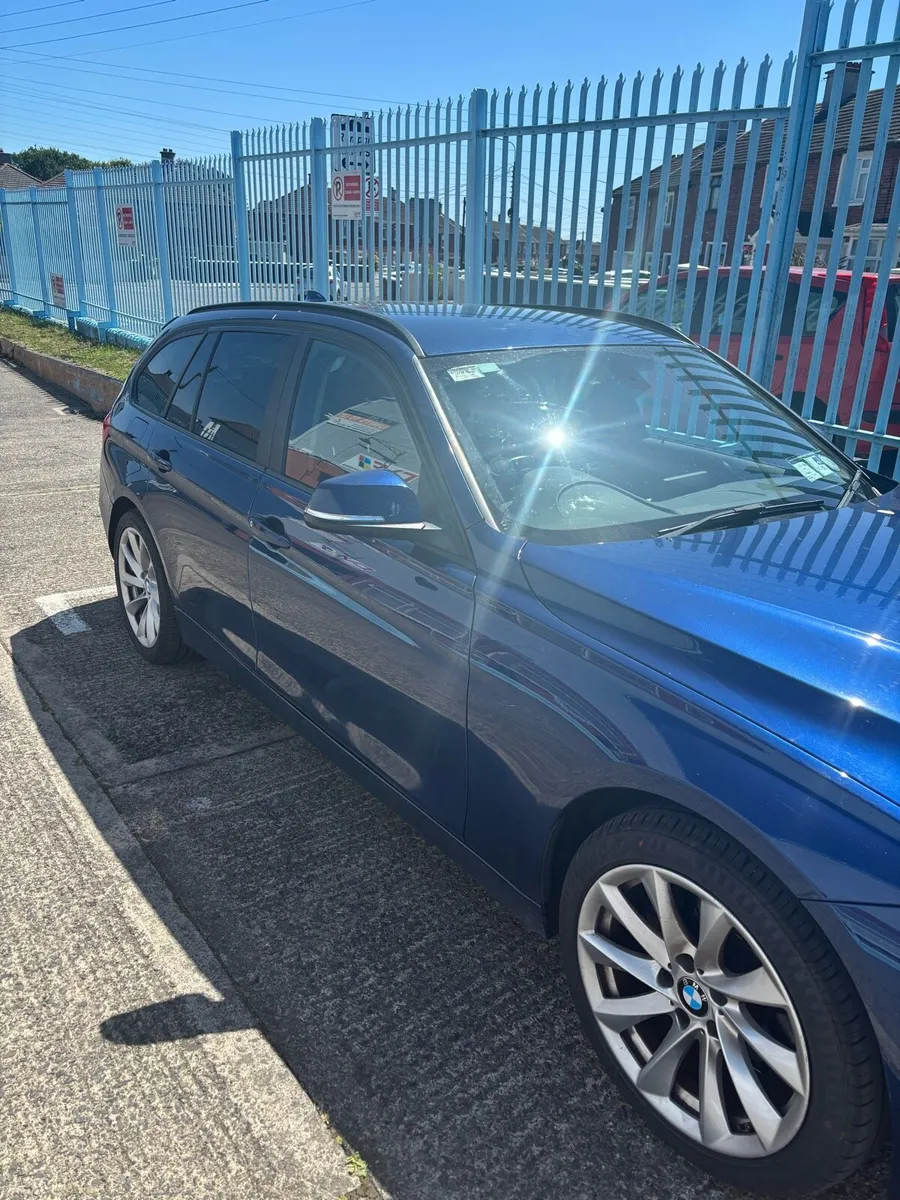 BMW 318d Touring - Image 2