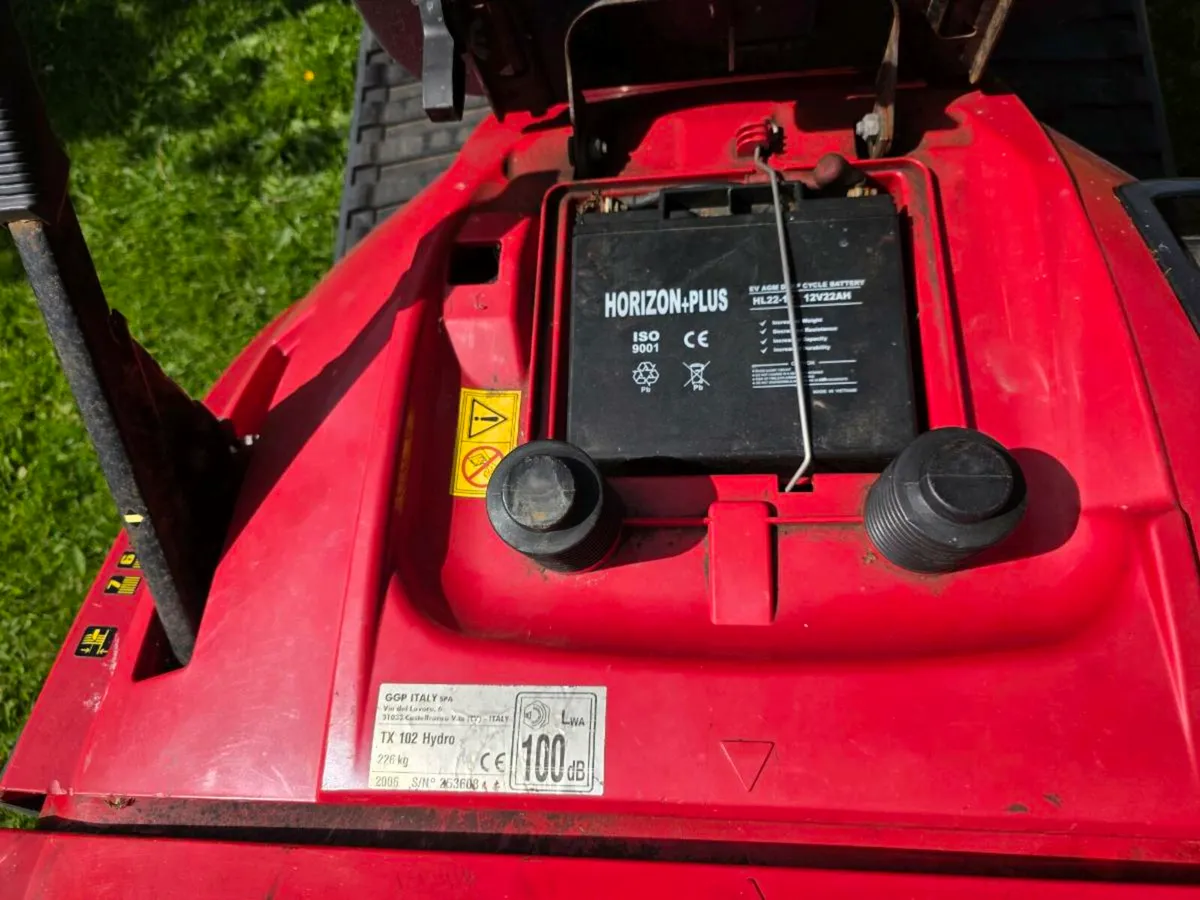 Ride on lawnmower - Image 2