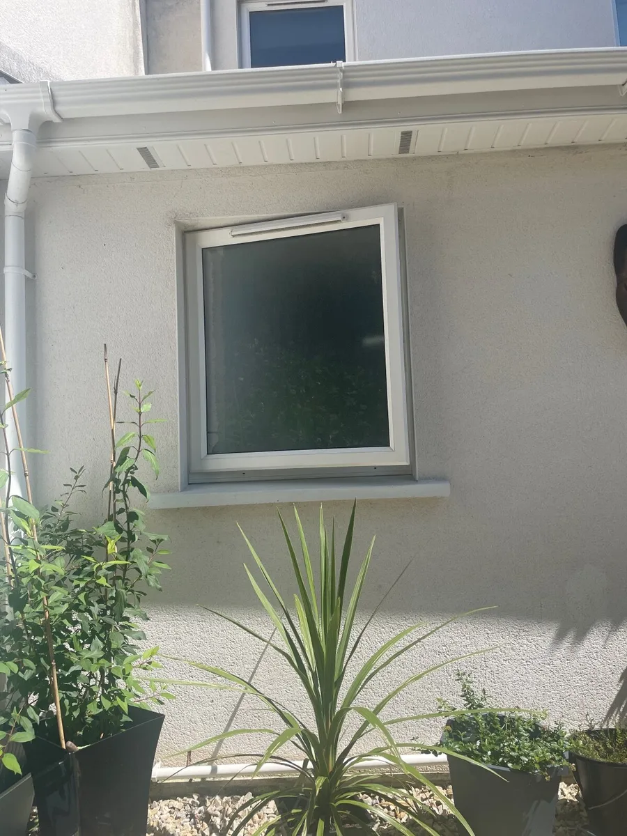 Double glazed window, 90cm  x 100cm frame, frosted - Image 1