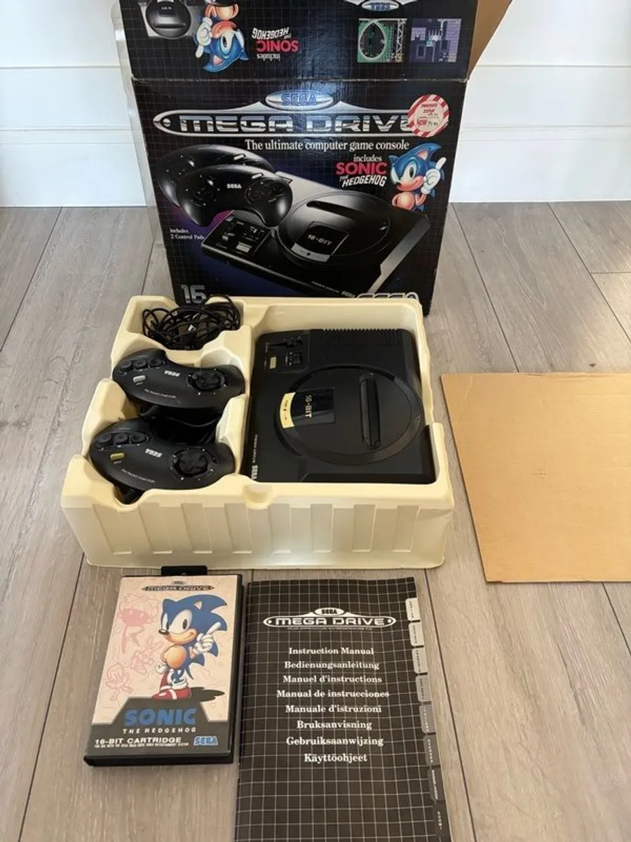 Sega Megadrive in great condition for sale - Image 2