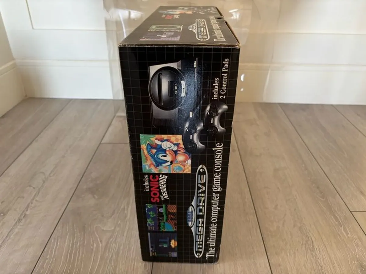 Sega Megadrive in great condition for sale - Image 4